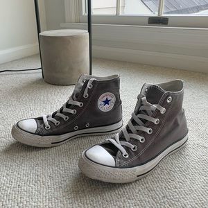 Grey Converse Chuck Taylor All Stars